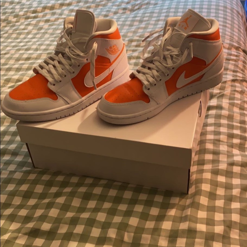 Womens citrus Jordan 1